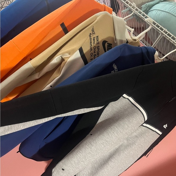 Nike tech fleece sweatsuits fo, DONT WASTE MY TIME 135$ each sweatsuit - Picture 4 of 7